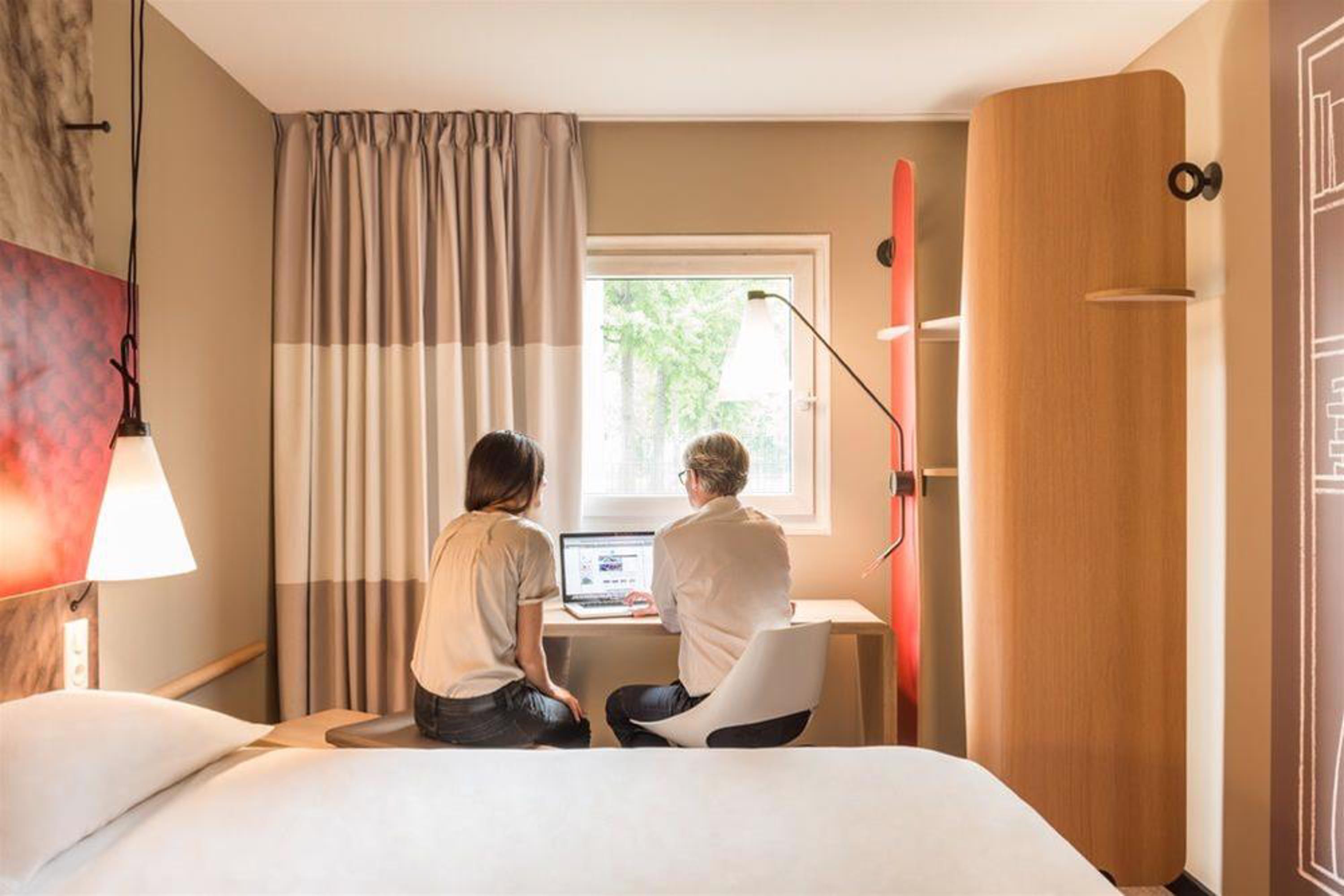 Ibis Paris Porte De Clichy Centre Eksteriør billede