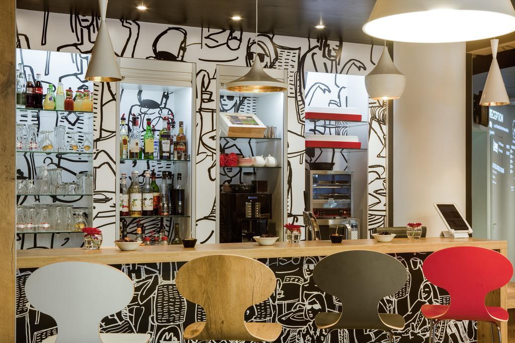 Ibis Paris Porte De Clichy Centre Eksteriør billede