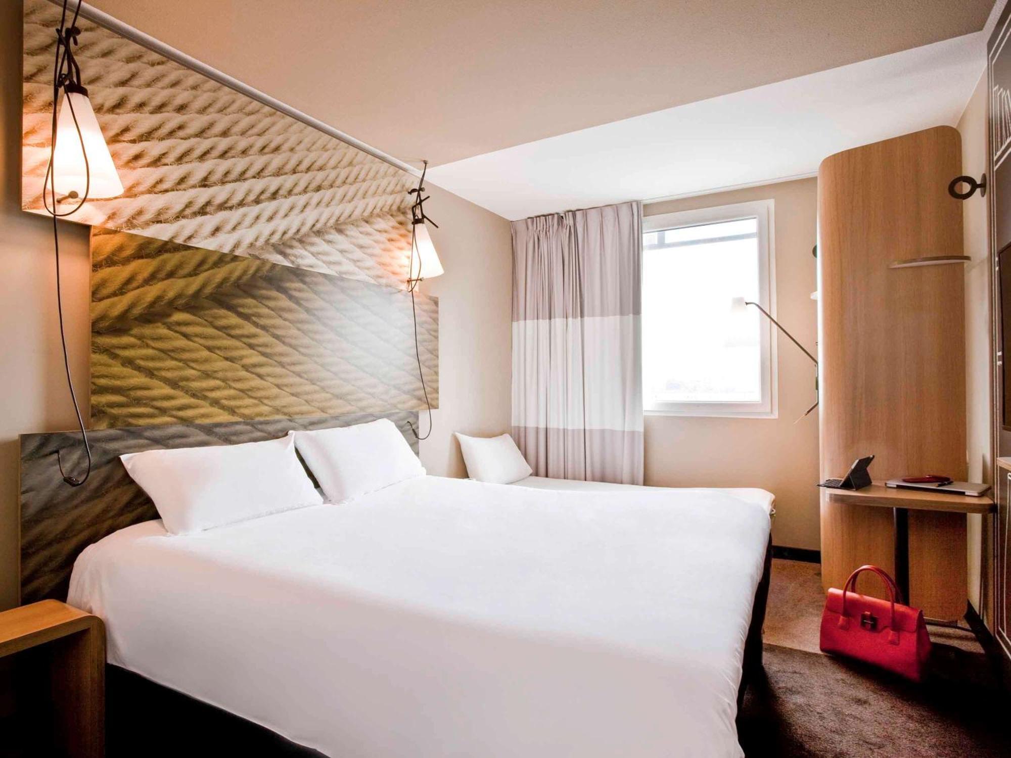 Ibis Paris Porte De Clichy Centre Eksteriør billede