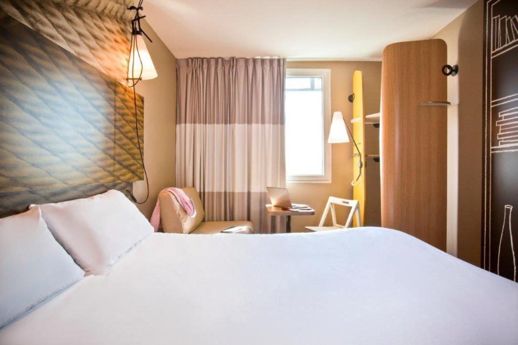 Ibis Paris Porte De Clichy Centre Eksteriør billede
