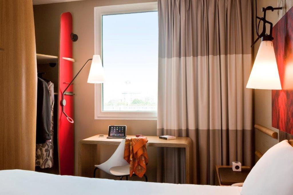 Ibis Paris Porte De Clichy Centre Eksteriør billede